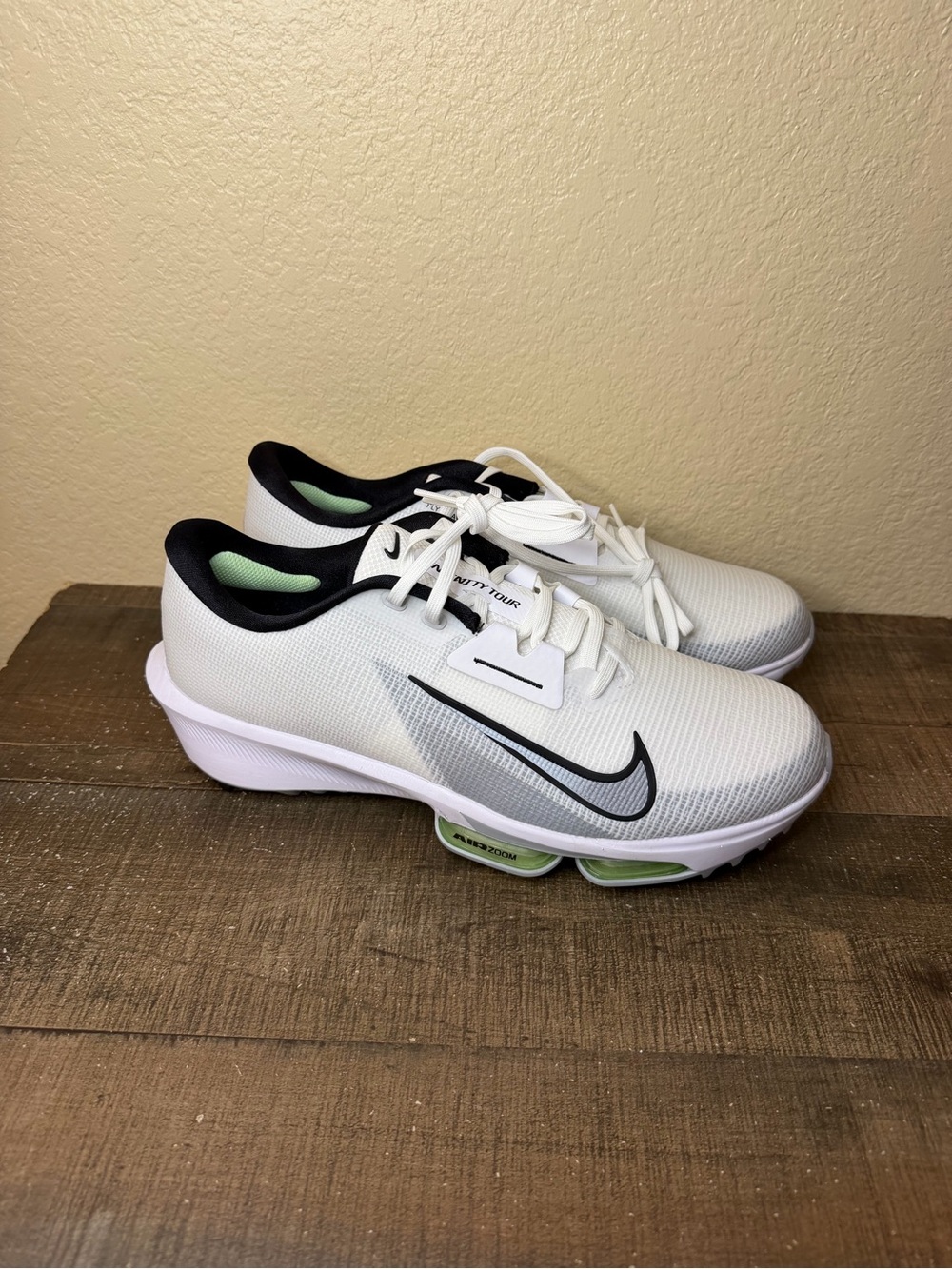 Nike Air Zoom Infinity Tour 2 “White Black Vapor Green”
- Size 11.5 Men.